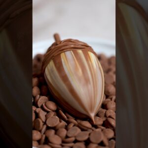 Spice up your Easter basket with these playful chocolate acorns 🐿️
