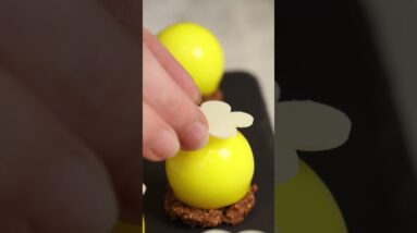 A little lemon petit four 🍋 #dessert