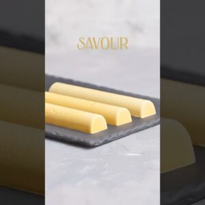 Celebrate the New Year with Champagne Chocolate Bars | Savour Online Classes #chocolate