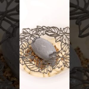 Black Tea, Burnt Vanilla & Crunchy Streusel Plated Dessert
