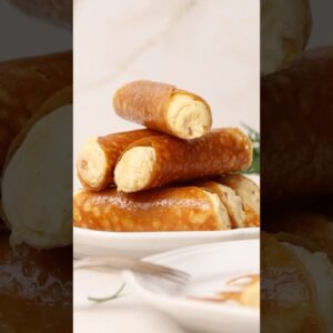 Golden Brandy Snap Cannoli with Pineapple Mascarpone! 😍