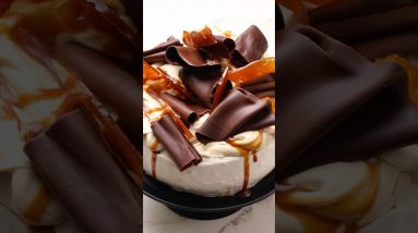 The Coffee Pavlova You Need This Christmas - Recipe!