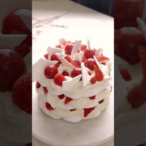 Eton Mess Layered Cake #Recipe