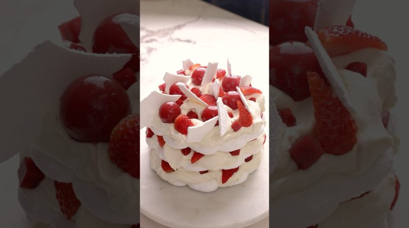 Eton Mess Layered Cake #Recipe